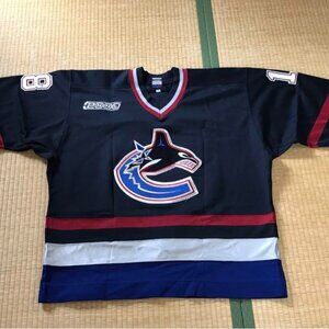 CCM - Vancouver Canucks Steve Kariya Game Worn vintage jersey (2000) COA